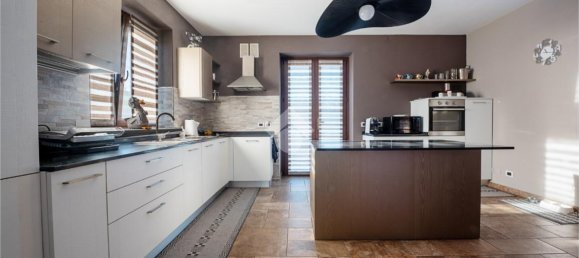 9-salle Villa à Busca, Italy No. 17973 38