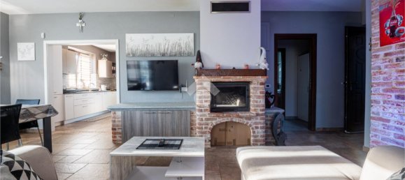 9-salle Villa à Busca, Italy No. 17973 31