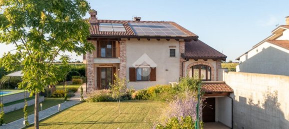 9-salle Villa à Busca, Italy No. 17973 20