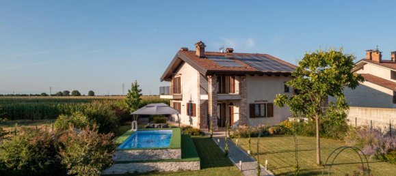 9-salle Villa à Busca, Italy No. 17973 29