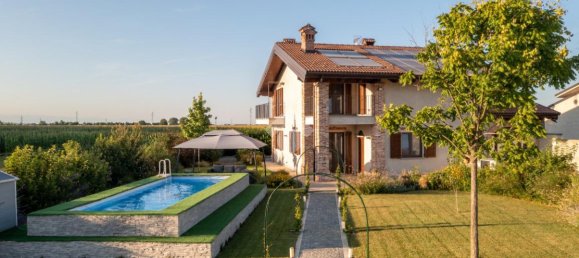 9-salle Villa à Busca, Italy No. 17973 22