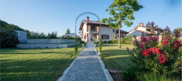 9-salle Villa à Busca, Italy No. 17973 24