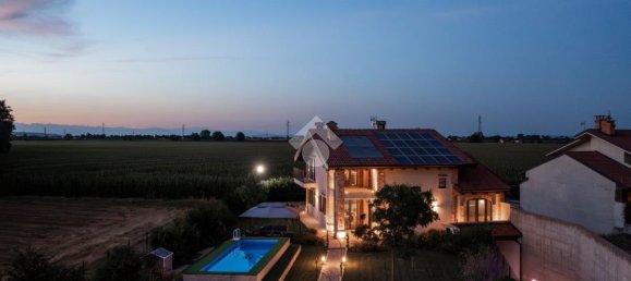 9-salle Villa à Busca, Italy No. 17973 27