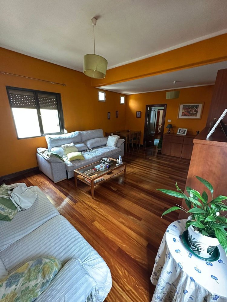 Apartamento de 3 dormitorios en Comunidad Autónoma Vasca, Spain No. 148136