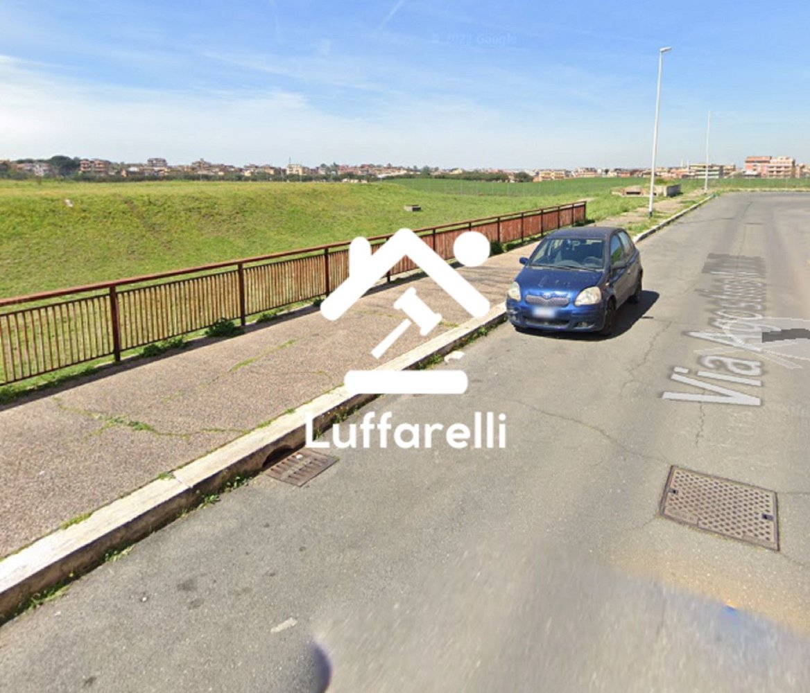 6 rooms Apartment in Rome, Italy No. 200285