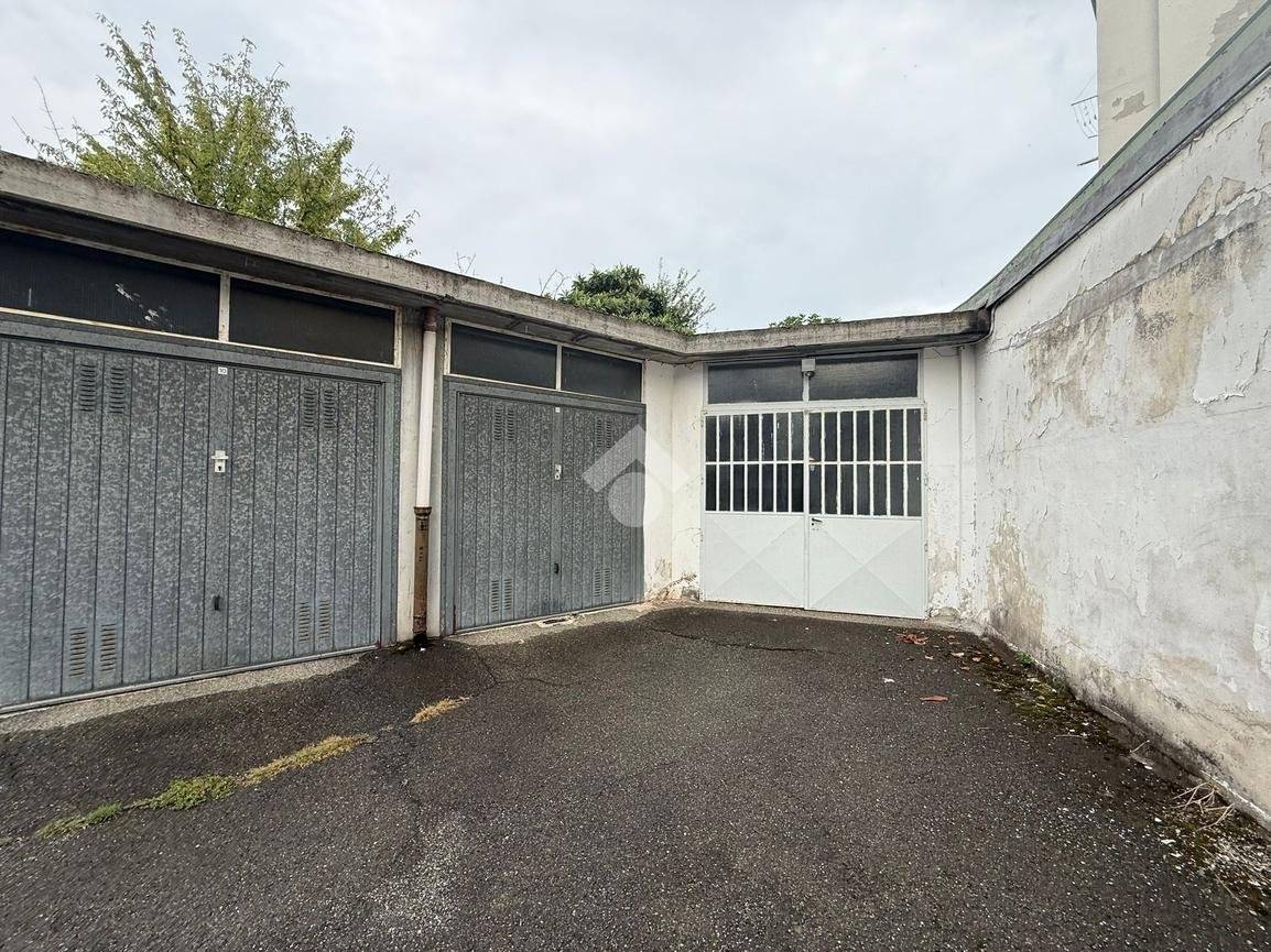 12m² Garage in Turin, Italy No. 319095