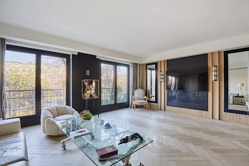 2 bedrooms Apartment in Paris, France No. 137601