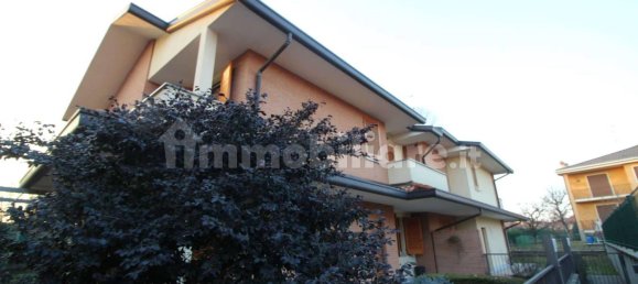 3 Schlafzimmer Villa in Vimercate, Italy, Nr. 103732 8