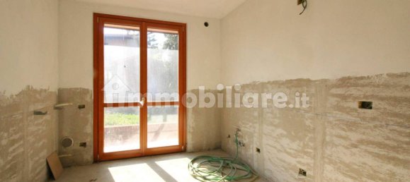 3 Schlafzimmer Villa in Vimercate, Italy, Nr. 103732 6