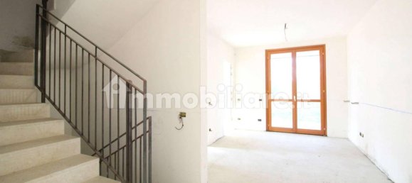 3 Schlafzimmer Villa in Vimercate, Italy, Nr. 103732 5