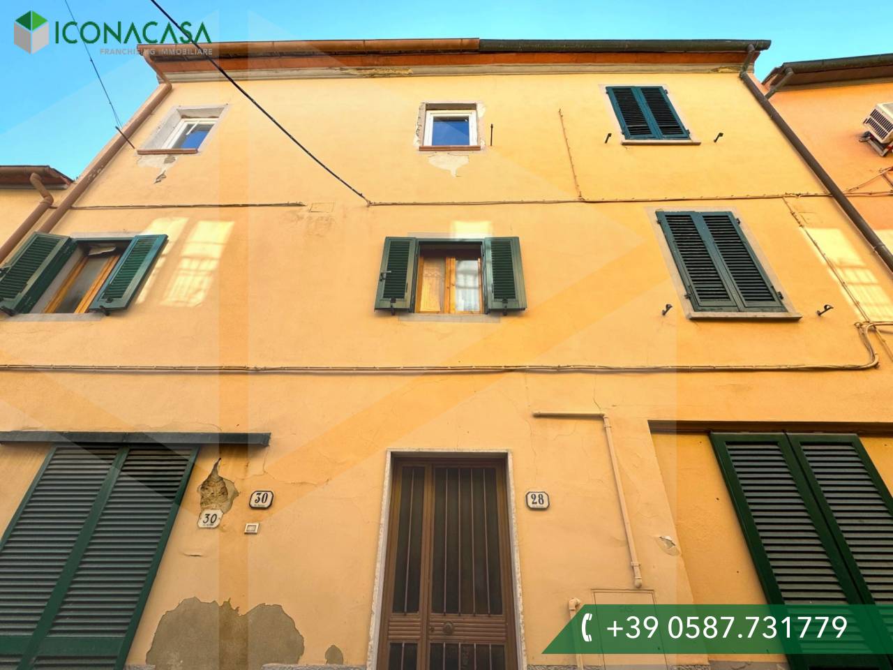 9 rooms House in Ponsacco, Italy No. 27956
