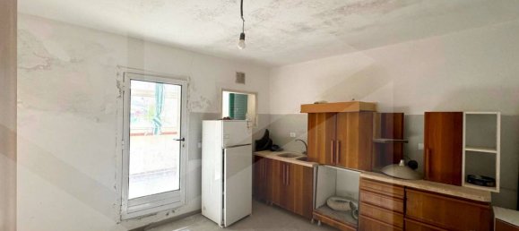 9 rooms House in Ponsacco, Italy No. 27956 4