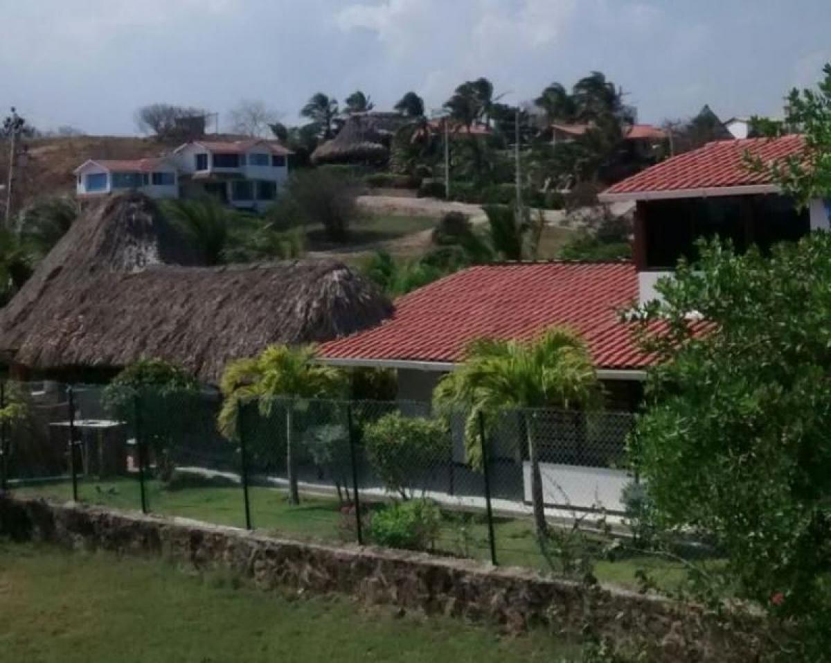 Дом с 5 спальнями в Атлантико, Колумбия № 4315