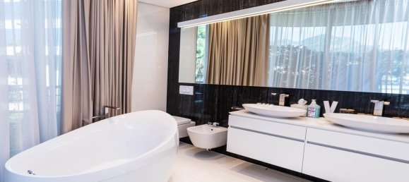 3 bedrooms Penthouse in Budva, Montenegro No. 237 10