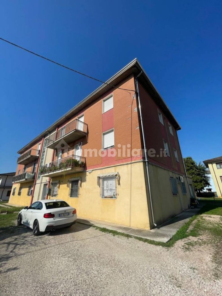 2 bedrooms Apartment in Borgo Mantovano, Italy No. 355206