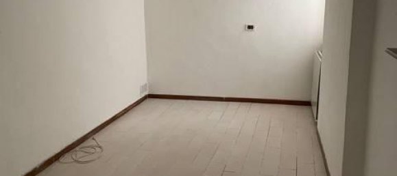 Квартира с 4 комнатами в Тортона, Италия № 165636 5