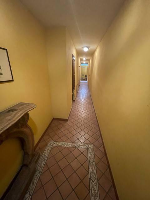 Квартира с 4 комнатами в Тортона, Италия № 165636