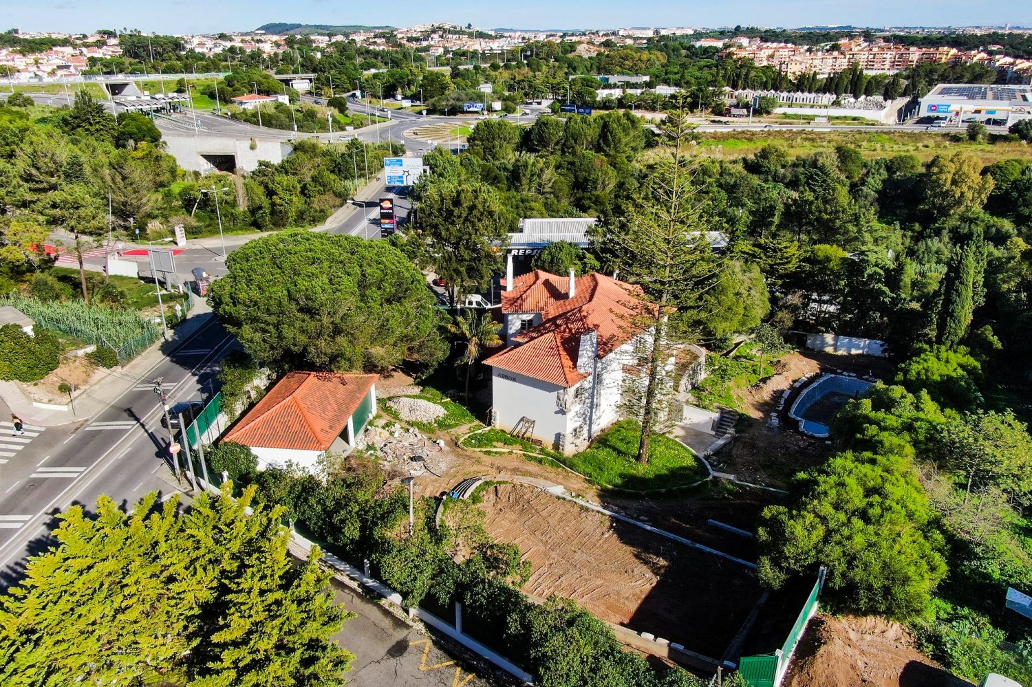 6 bedrooms Villa in Lisbon, Portugal No. 110011