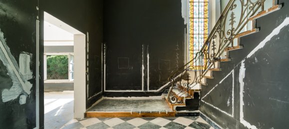 6 bedrooms Villa in Lisbon, Portugal No. 110011 3