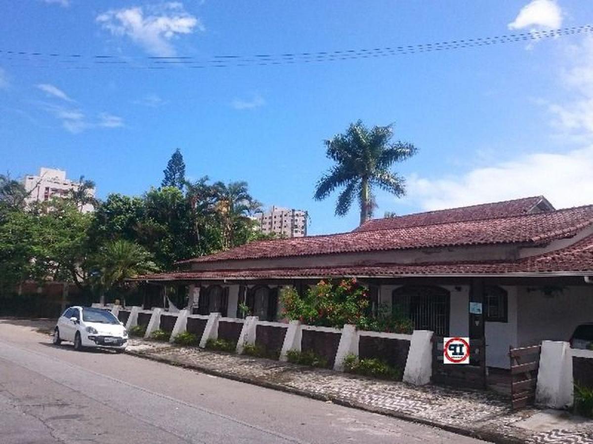 Casa de 4 dormitorios en Sao Paulo, Brazil No. 526419
