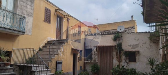 2 bedrooms House in Ferla, Italy No. 133049 6