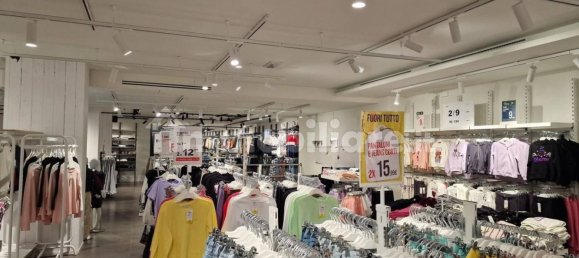 Propiedad comercial en Forlì, Italy 880 m² No. 316997 9