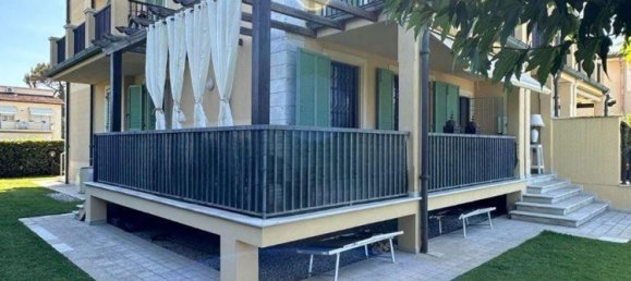 6 rooms Apartment in Camaiore, Italy No. 261630 9