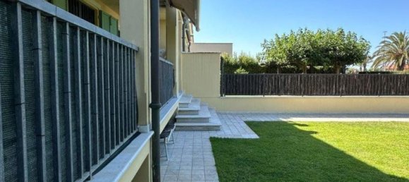 6 rooms Apartment in Camaiore, Italy No. 261630 17