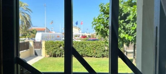 6 rooms Apartment in Camaiore, Italy No. 261630 25