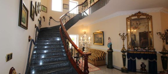 4 bedrooms Villa in Attard, Malta No. 3882 2