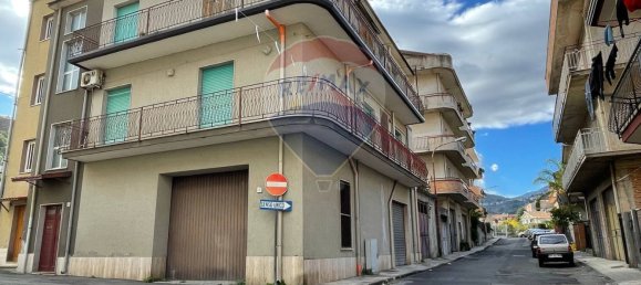 2 bedrooms Apartment in Francavilla di Sicilia, Italy No. 327998 3