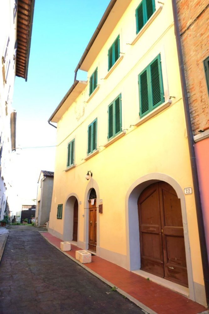 6 rooms House in Palaia, Italy No. 293022