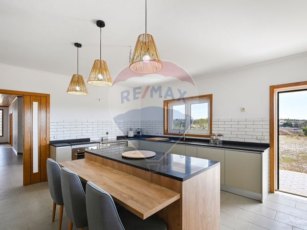 Casa de 3 dormitorios en Alfandega da Fe, Portugal No. 157375