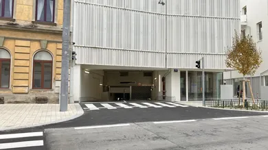 Garage à Penzing, Austria No. 239361