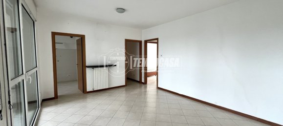 2 bedrooms Apartment in Milan, Italy No. 378238 3