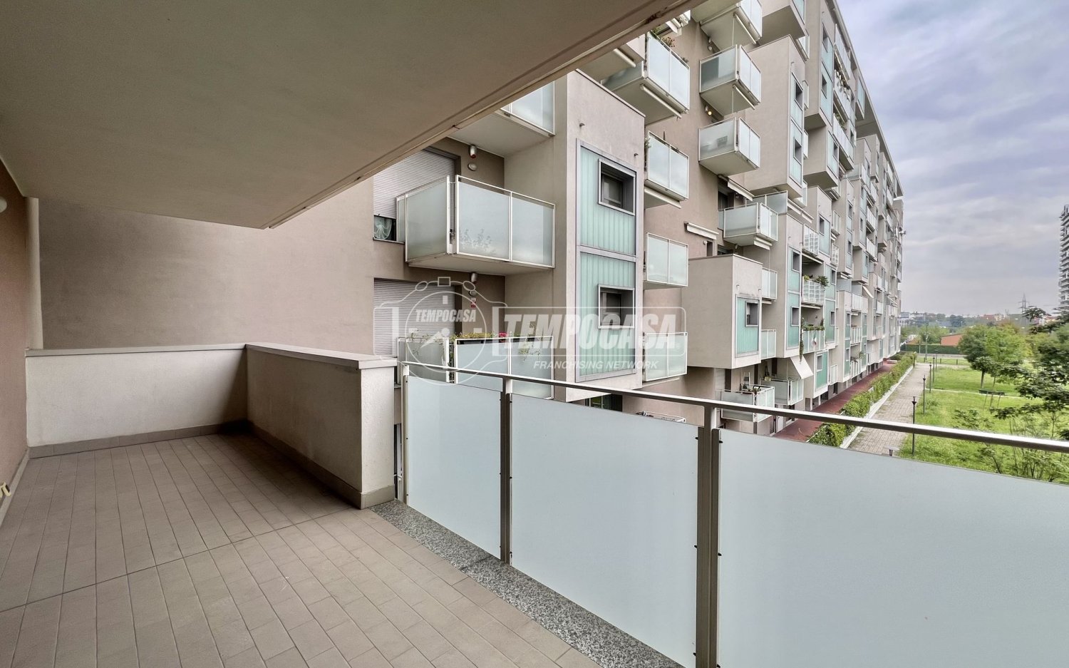 2 bedrooms Apartment in Milan, Italy No. 378238