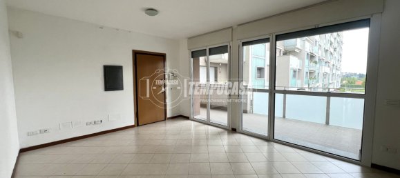 2 bedrooms Apartment in Milan, Italy No. 378238 2