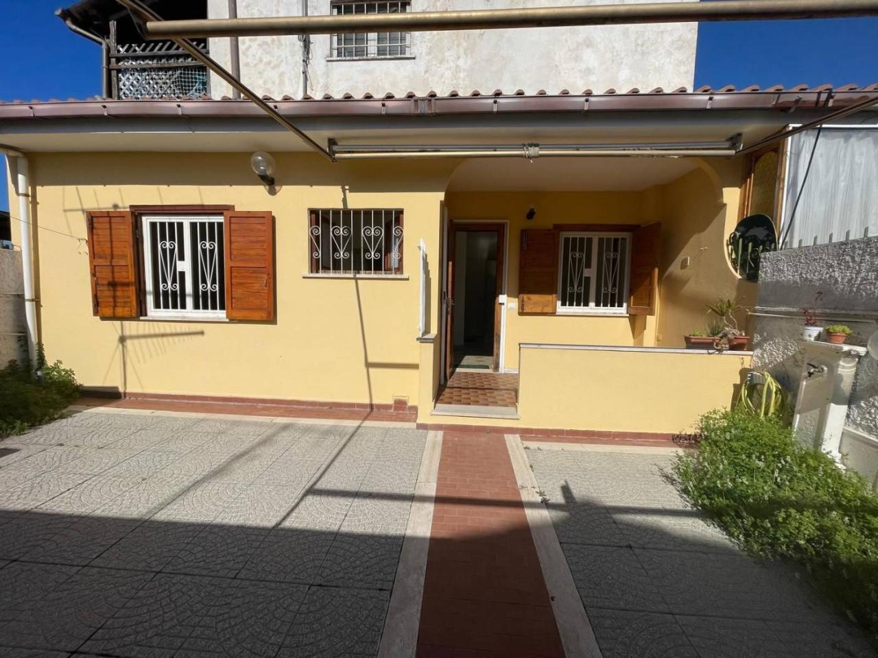 Apartamento de 3 divisões em Pomezia, Italy N.º 40199
