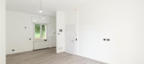 2-salle Appartement à Como, Italy No. 303431 5