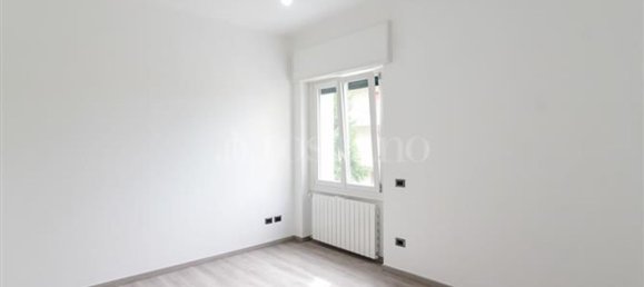 2-salle Appartement à Como, Italy No. 303431 16