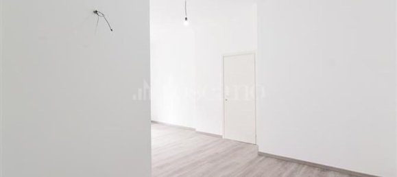 2-salle Appartement à Como, Italy No. 303431 11