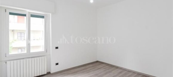 2-salle Appartement à Como, Italy No. 303431 13