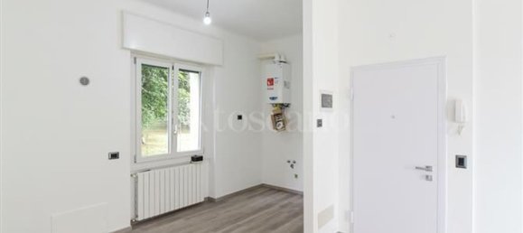 2-salle Appartement à Como, Italy No. 303431 8