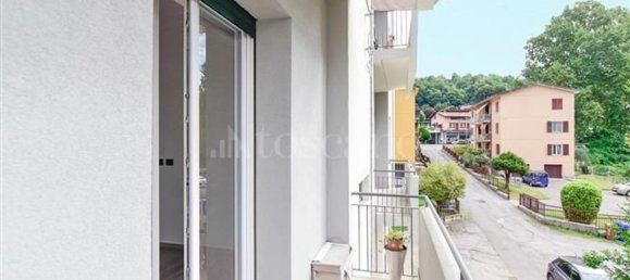 2-salle Appartement à Como, Italy No. 303431 9