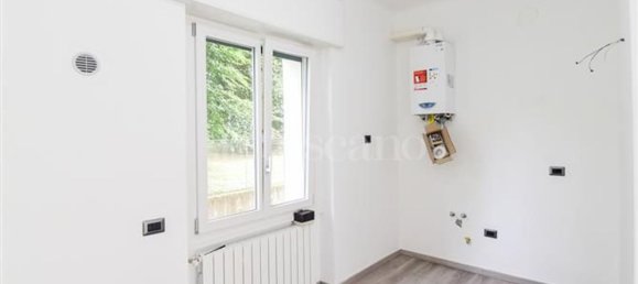 2-salle Appartement à Como, Italy No. 303431 6