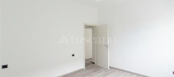 2-salle Appartement à Como, Italy No. 303431 15