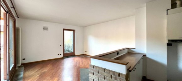 Apartamento de 2 dormitorios en Albino, Italy No. 92881 10