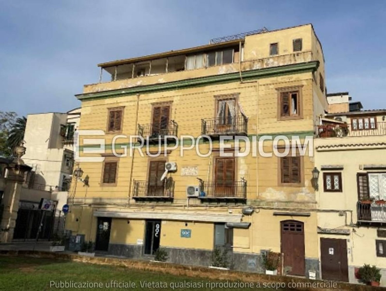 5 rooms Apartment in Palermo, Italy No. 265753