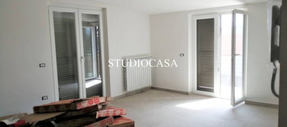 3 bedrooms Apartment in Marcianise, Italy No. 121626 3