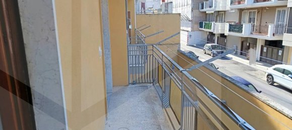 Apartamento de 3 habitaciónes en Bari, Italy No. 27132 17